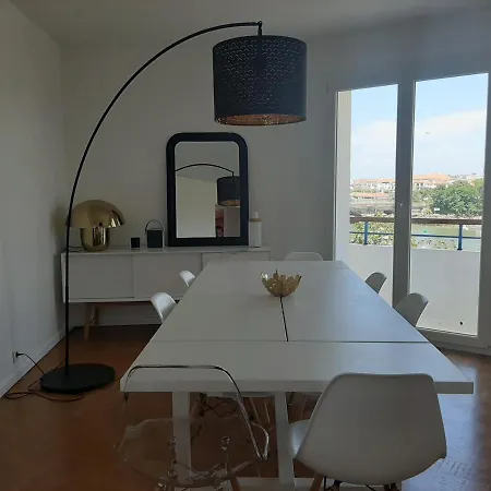: T4 Spacieux Avec Balcon Et Veranda, Proche Golf - Fr-1-239-554 Apartment