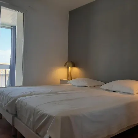 : T4 Spacieux Avec Balcon Et Veranda, Proche Golf - Fr-1-239-554 * Ciboure