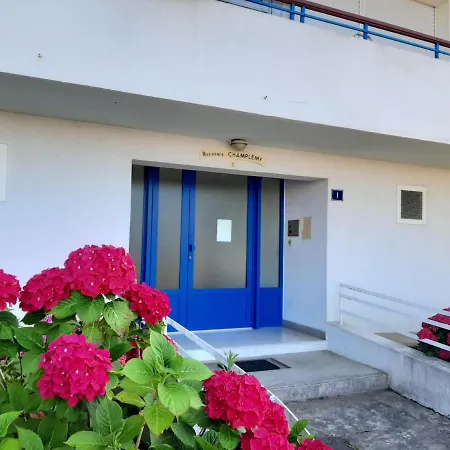 Apartment : T4 Spacieux Avec Balcon Et Veranda, Proche Golf - Fr-1-239-554 *