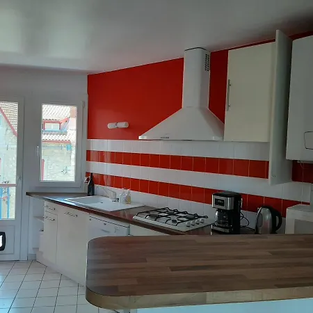 : T4 Spacieux Avec Balcon Et Veranda, Proche Golf - Fr-1-239-554 Apartment *