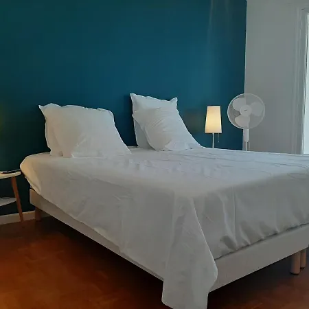 Apartman : T4 Spacieux Avec Balcon Et Veranda, Proche Golf - Fr-1-239-554 *